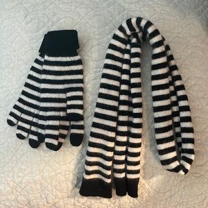 Gap scarf and mittens, black & white stripe, excellent condition